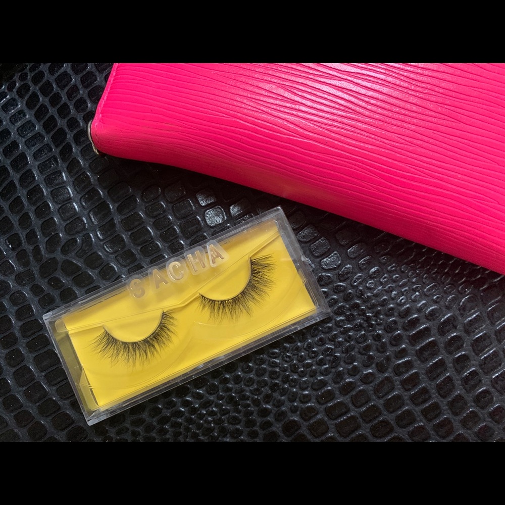 Glow Lashes Luxury 3D Mink False Eyelashes Set